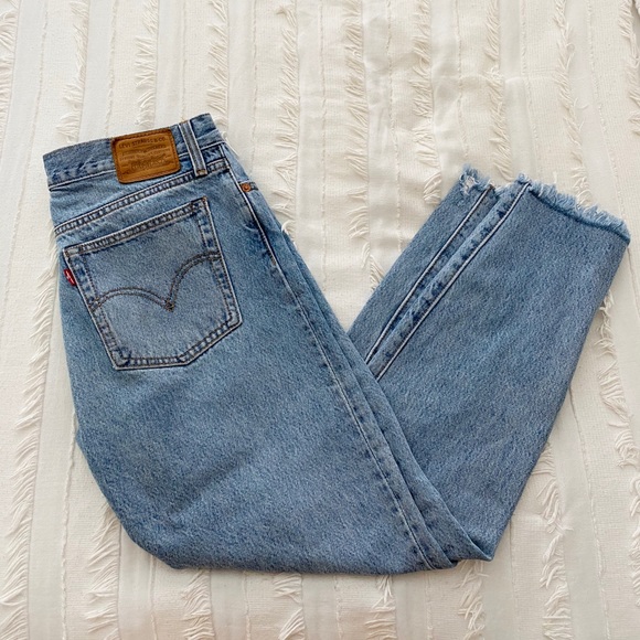 Levi's Pants - LEVI DENIM BOYFRIEND JEANS 👖